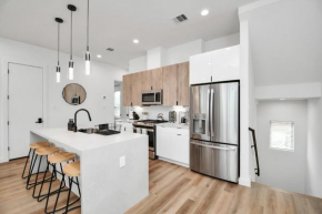 Midnight Reverie- Luxury Townhouse-Med Center DWTN